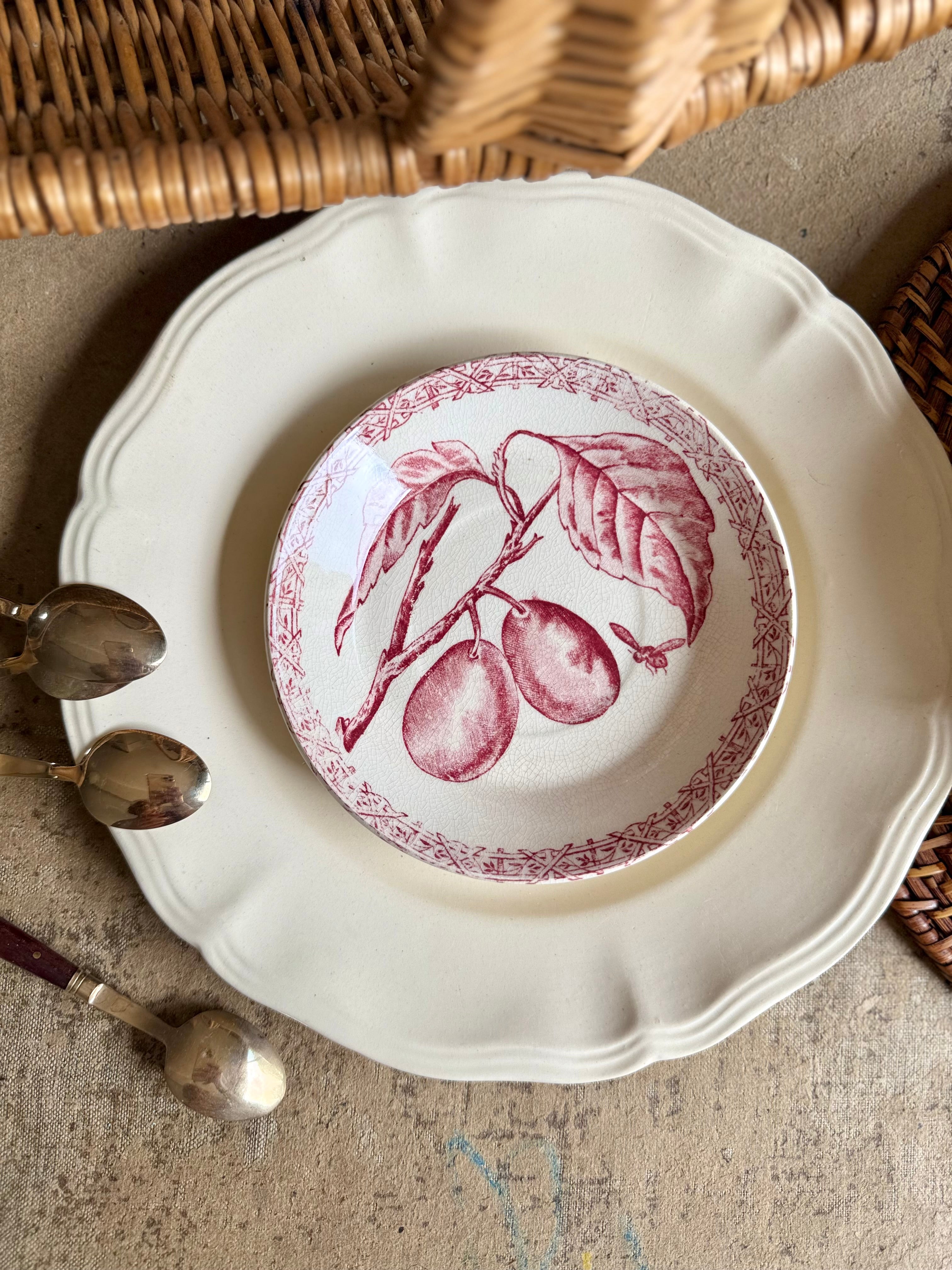 Tasse et sous-tasse, terre de fer rose, Choisy Le Roi