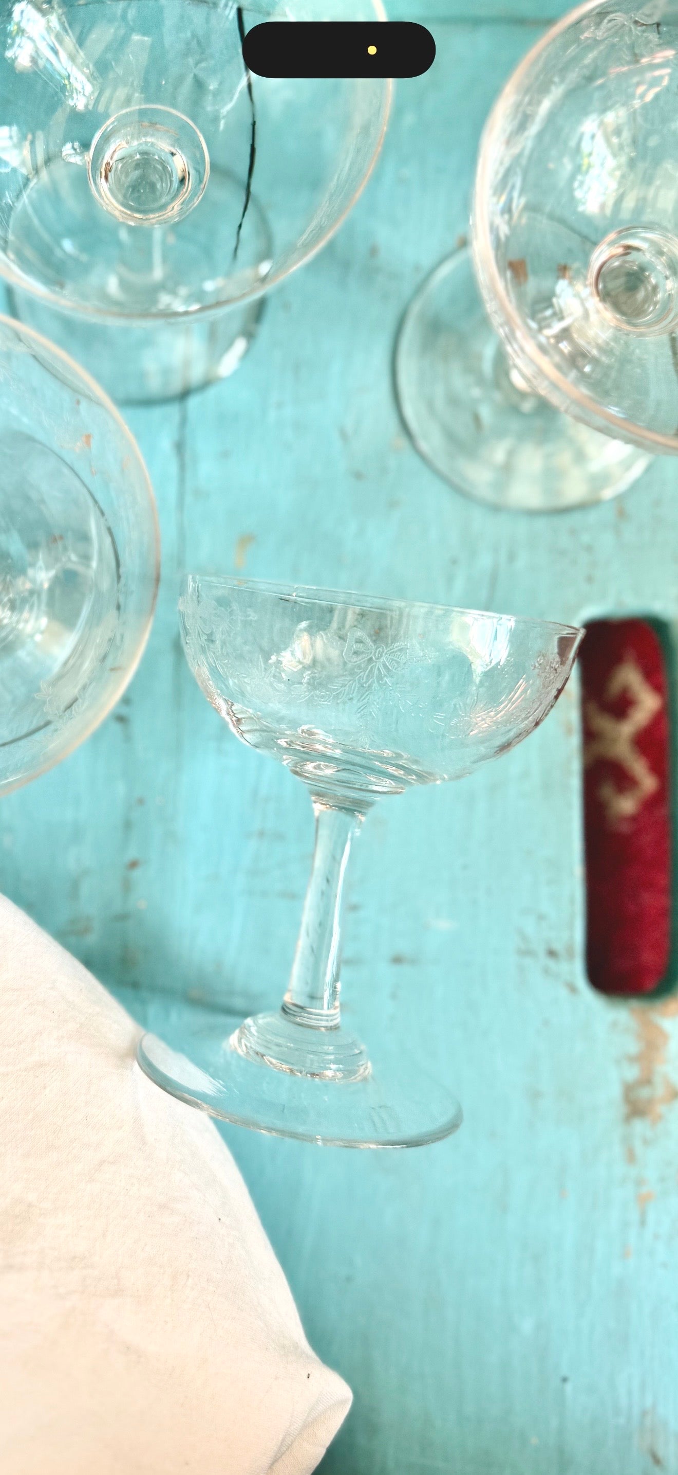 Huit coupes à champagne XIX ème en cristal