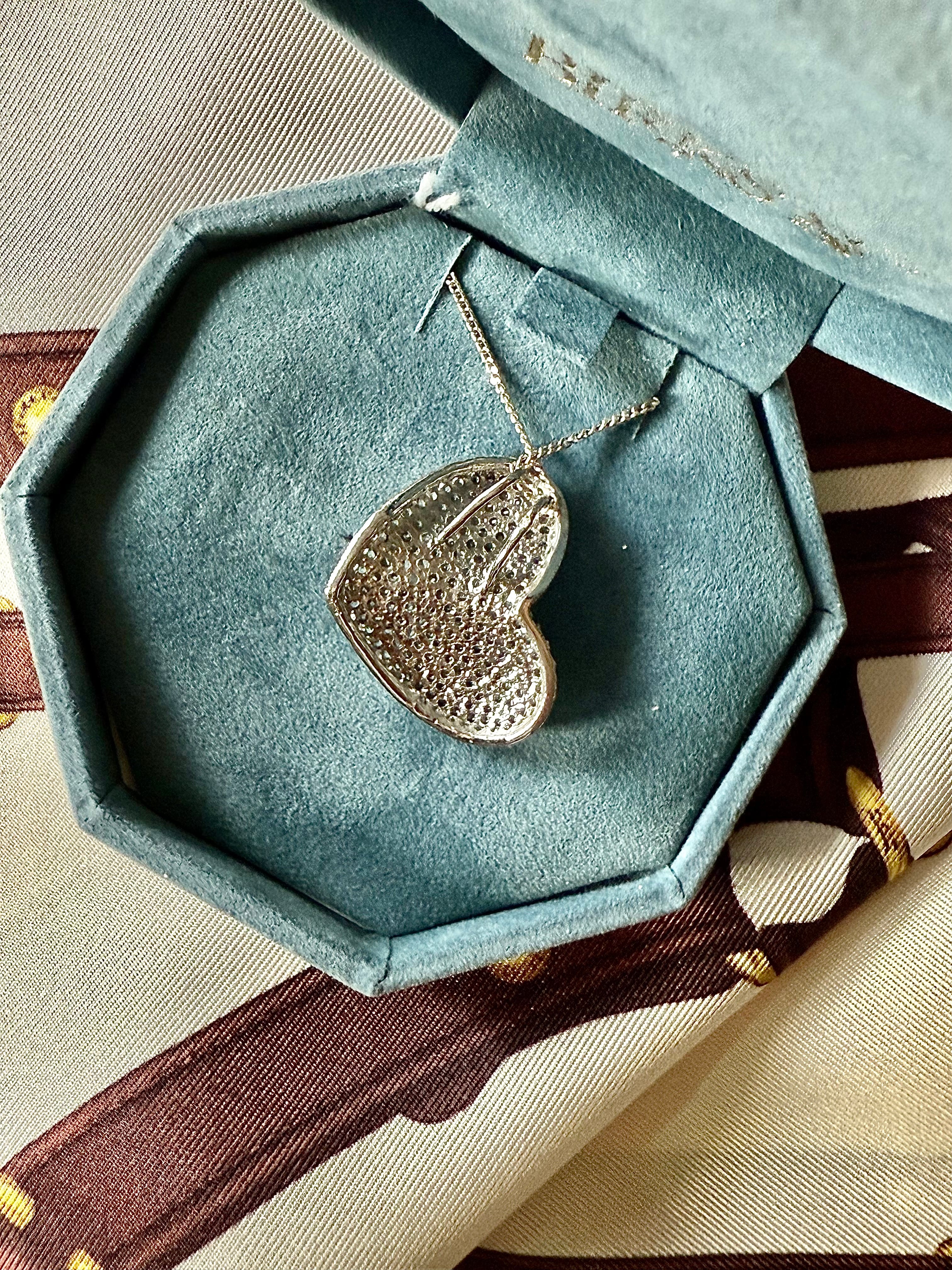Collier « Amour » argent et cristal - Le boudoir luxe de Solenn
