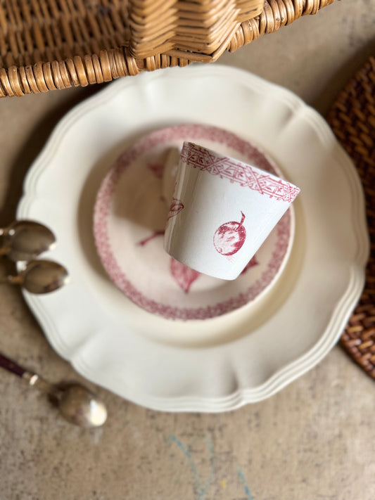 Tasse et sous-tasse, terre de fer rose, Choisy Le Roi