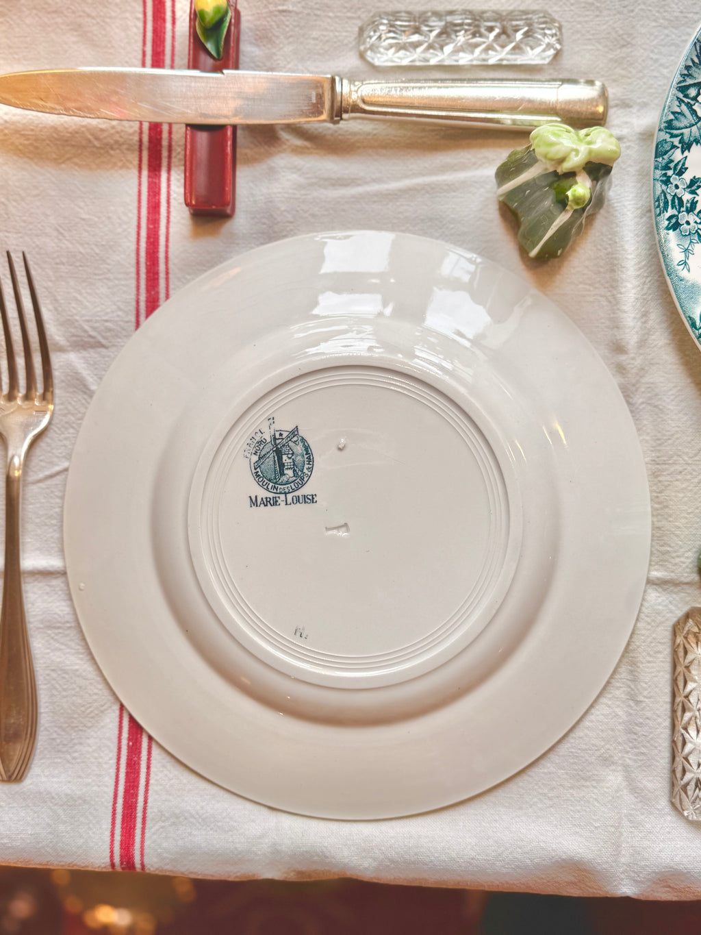 Assiettes plates Marie-Louise, terre de fer