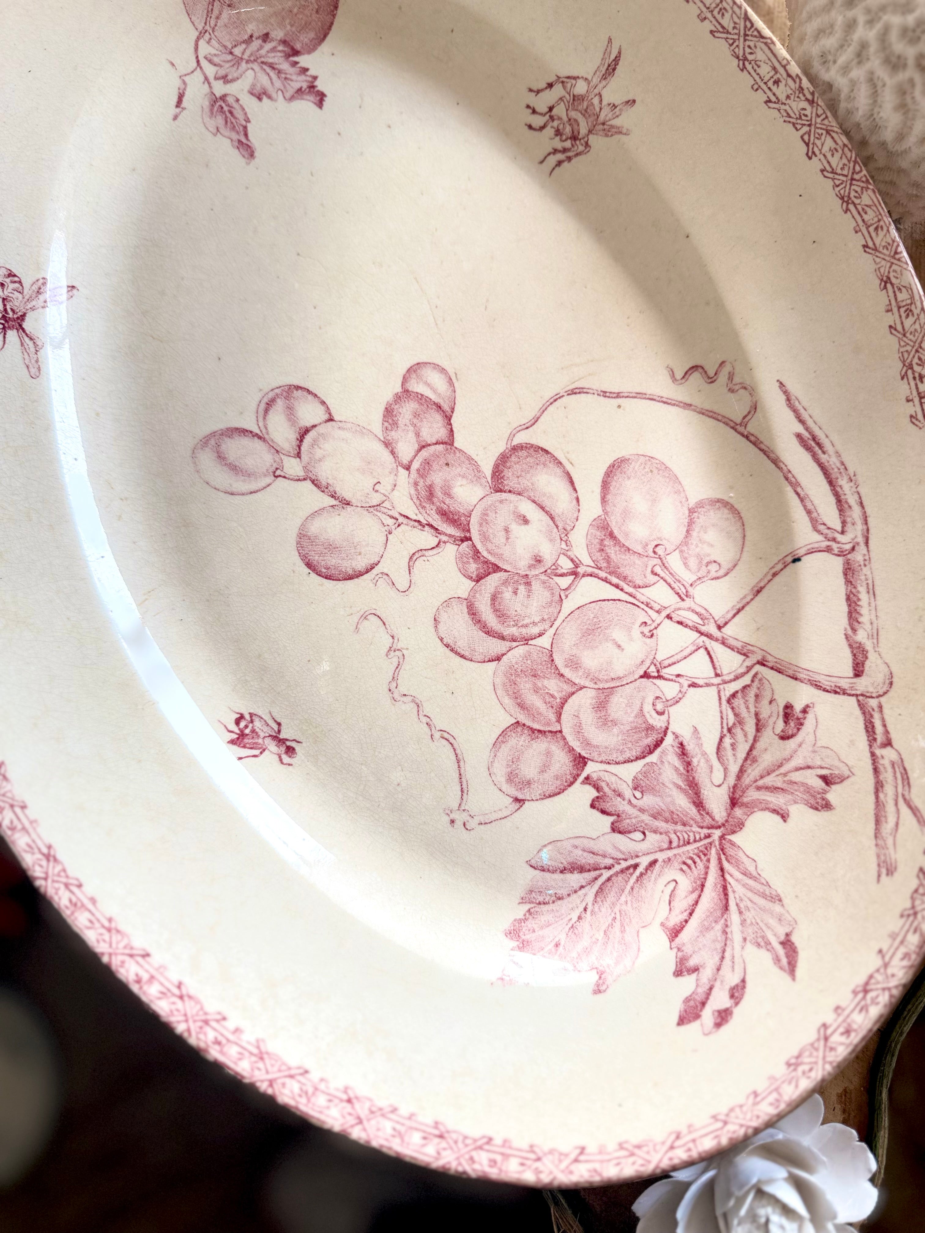 Rare plat de Choisy Le Roi en terre de fer - Le boudoir luxe de Solenn