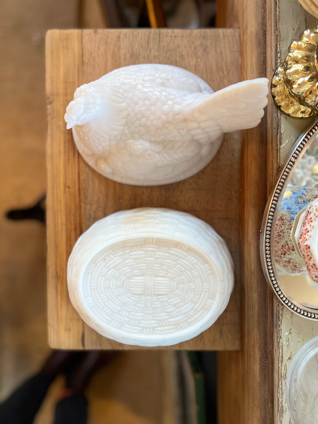 Poule 19 ème en opaline de vallerysthal - Le boudoir luxe de Solenn