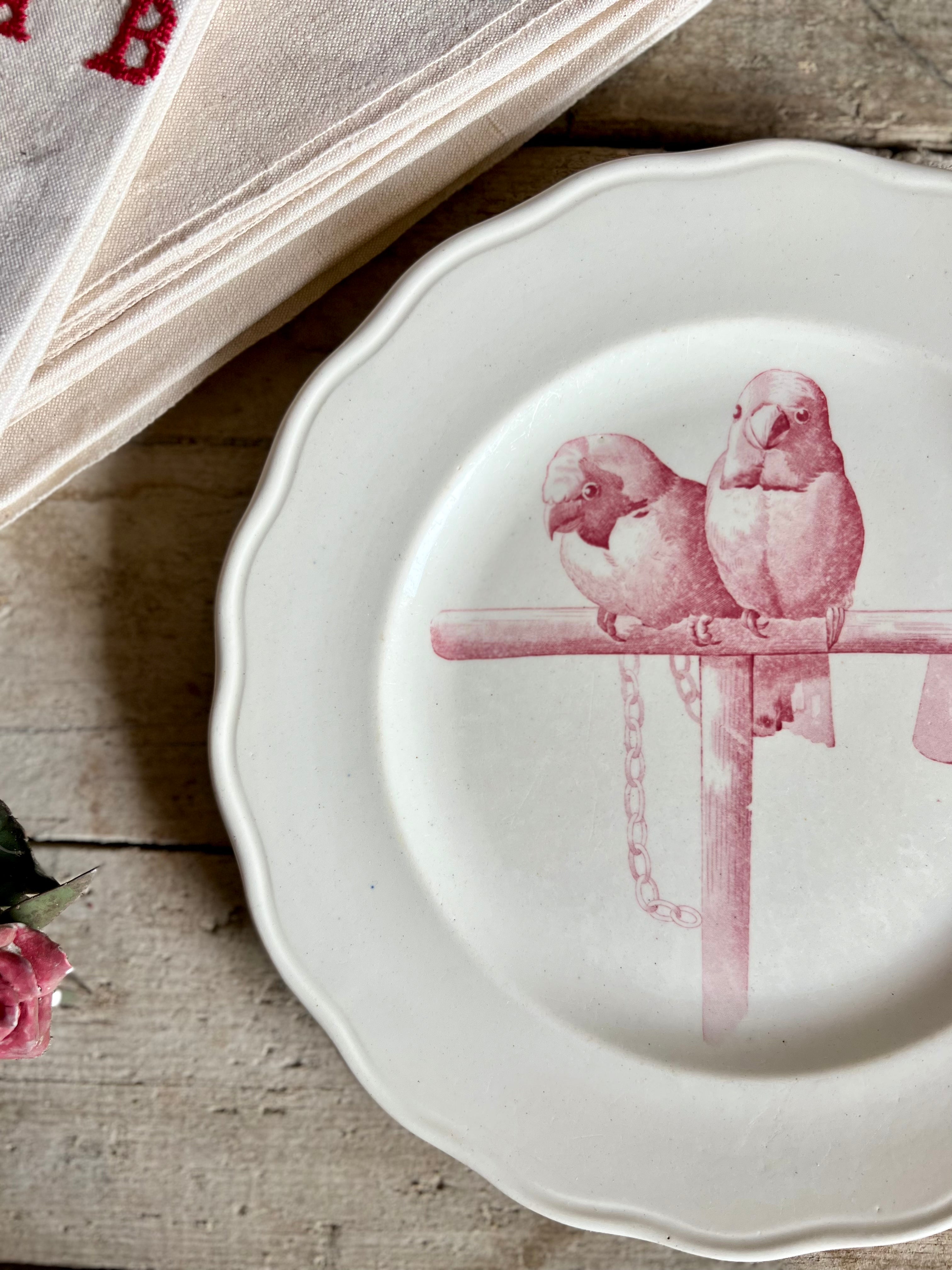 Rare assiette de Cauldon en faïence de 1830 - Le boudoir luxe de Solenn