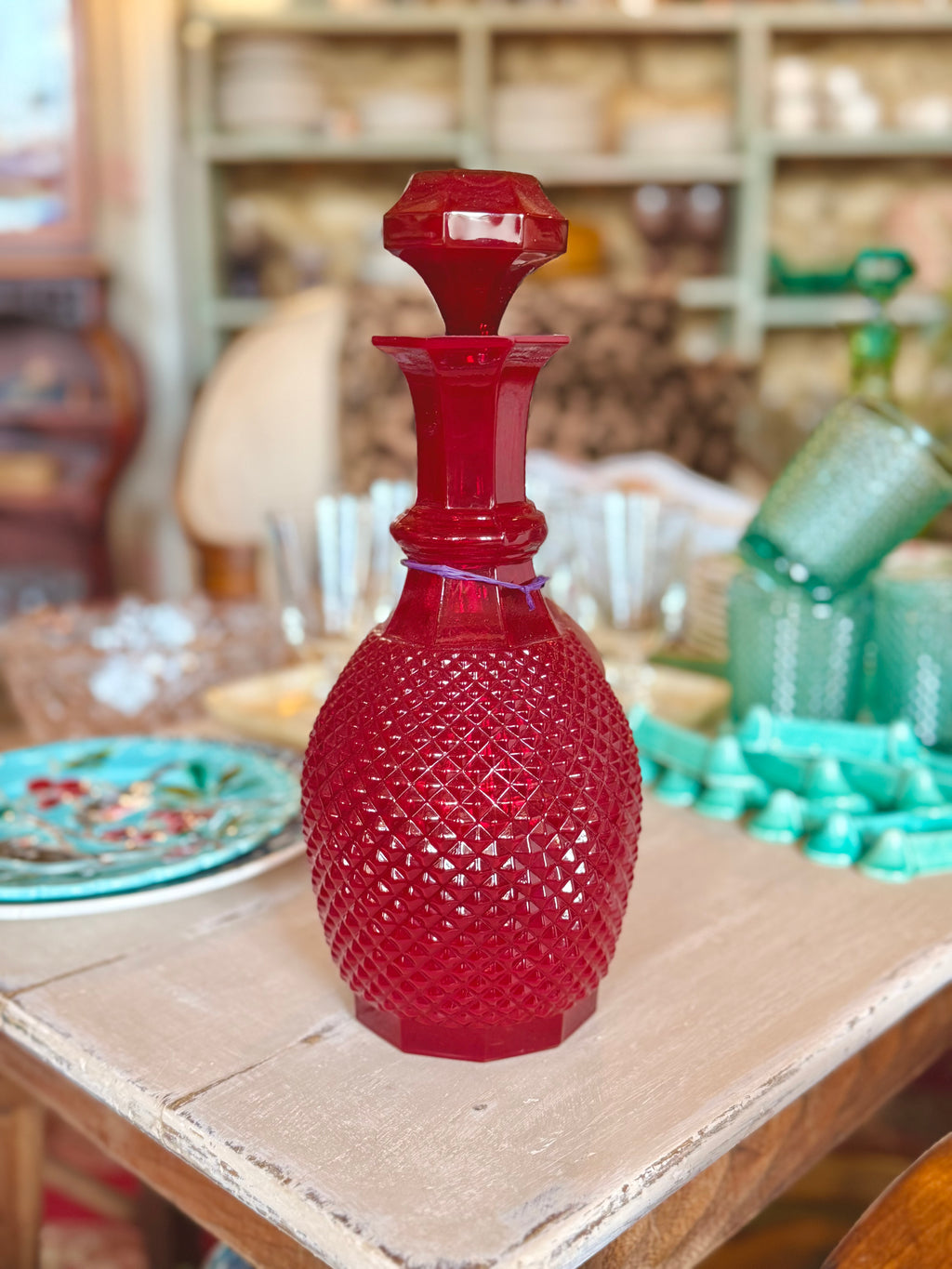 Carafe collection « pointes de diamant » rouge vif - Le boudoir luxe de Solenn