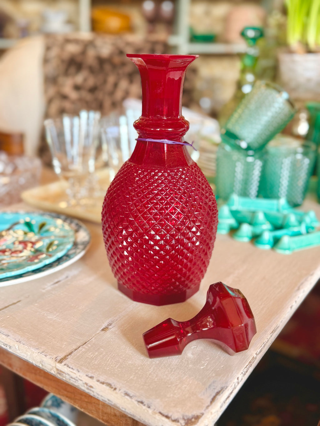 Carafe collection « pointes de diamant » rouge vif - Le boudoir luxe de Solenn