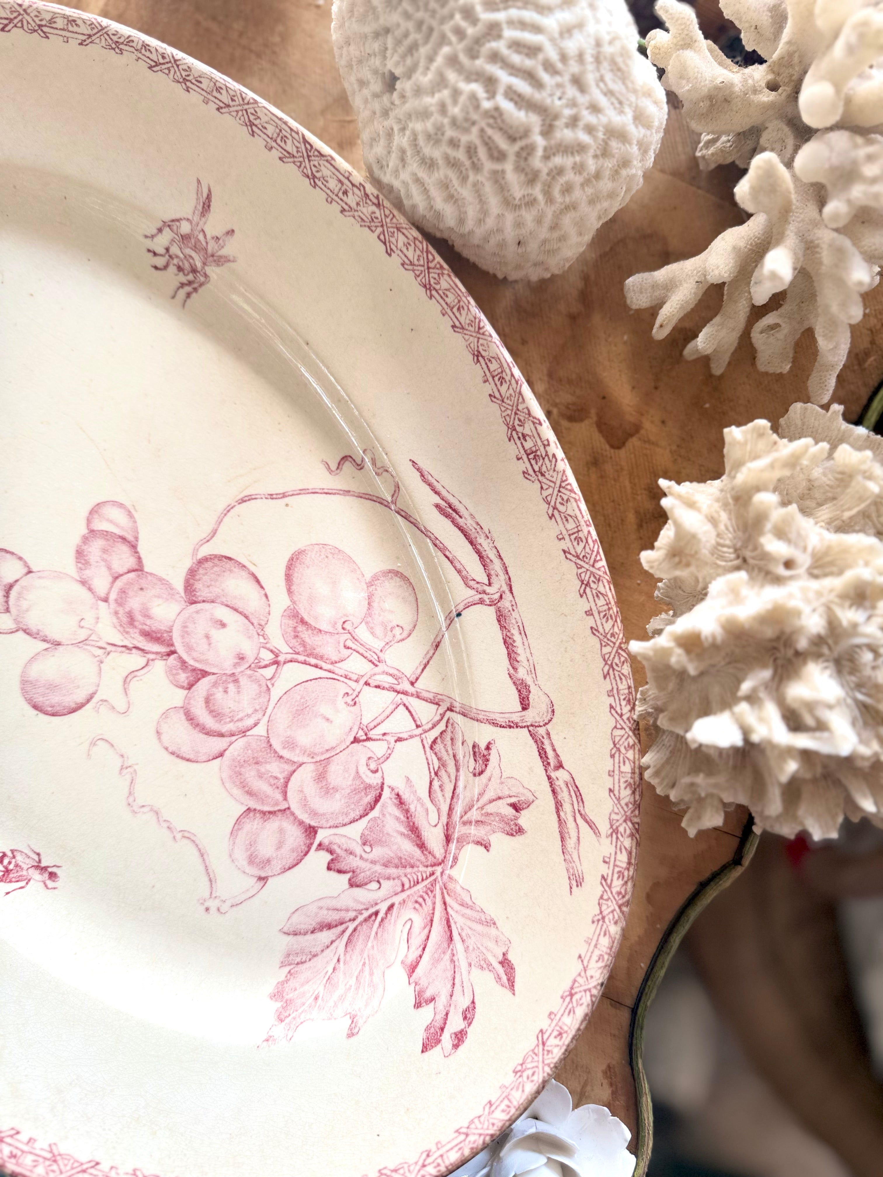 Rare plat de Choisy Le Roi en terre de fer - Le boudoir luxe de Solenn