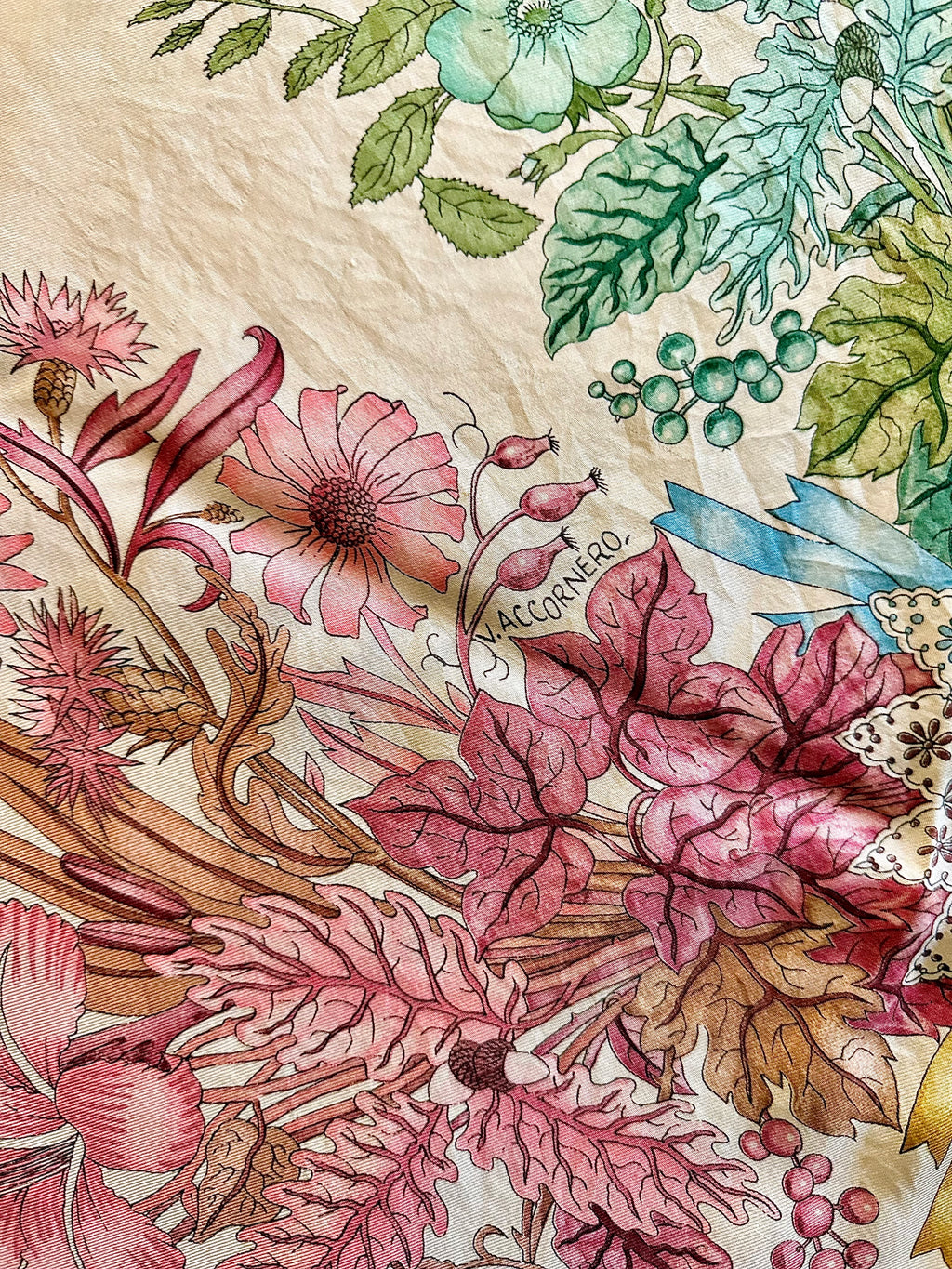 Foulard Gucci en soie, années 80. - Le boudoir luxe de Solenn