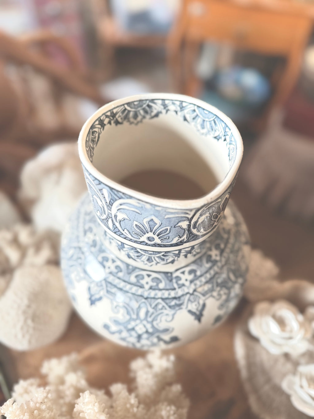 Broc en terre de fer de Longchamp - Le boudoir luxe de Solenn