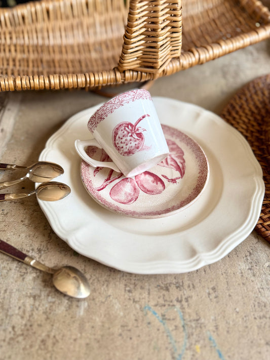 Tasse et sous-tasse, Terre de fer rose, Choisy Le Roi