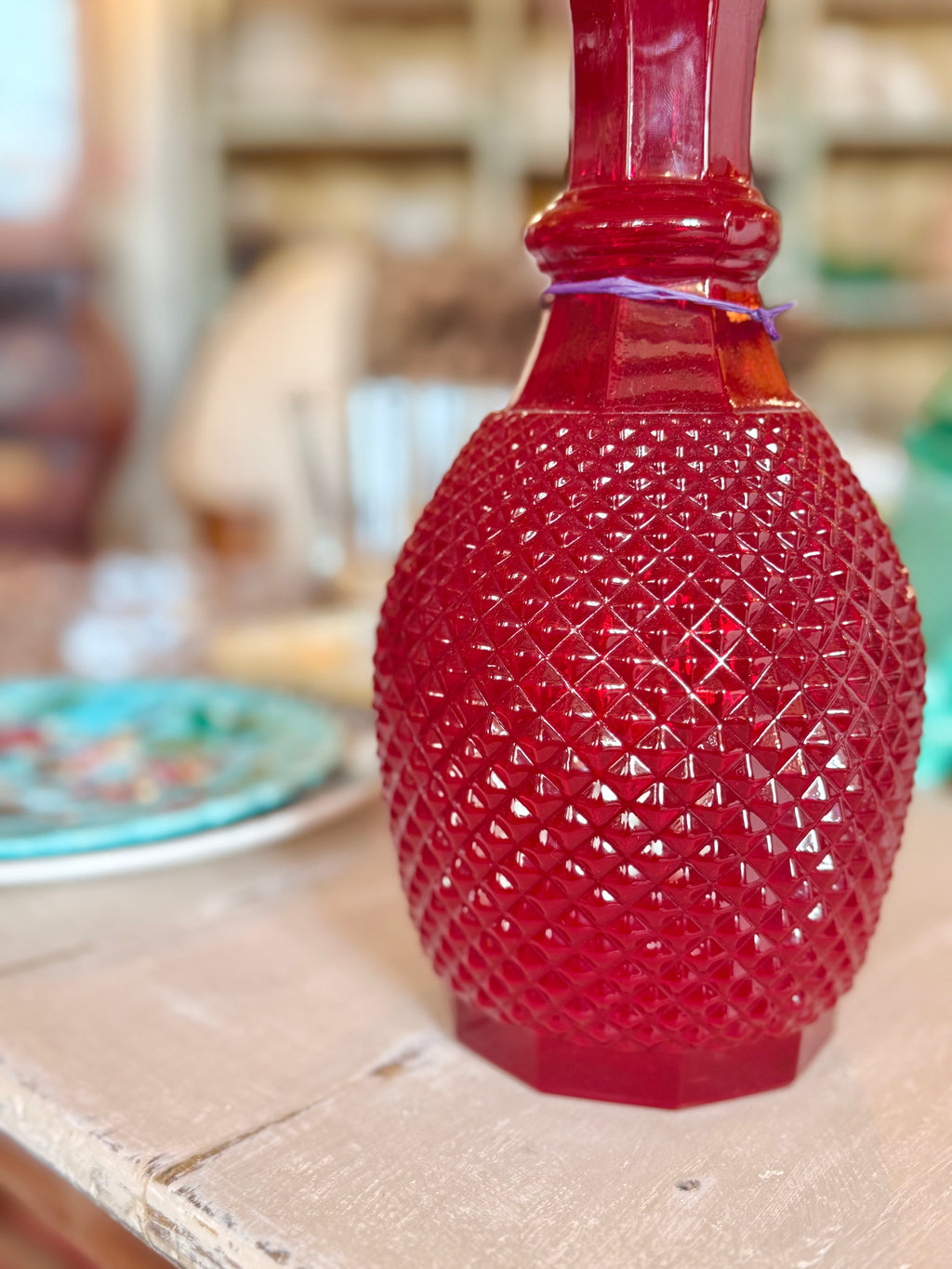Carafe collection « pointes de diamant » rouge vif - Le boudoir luxe de Solenn