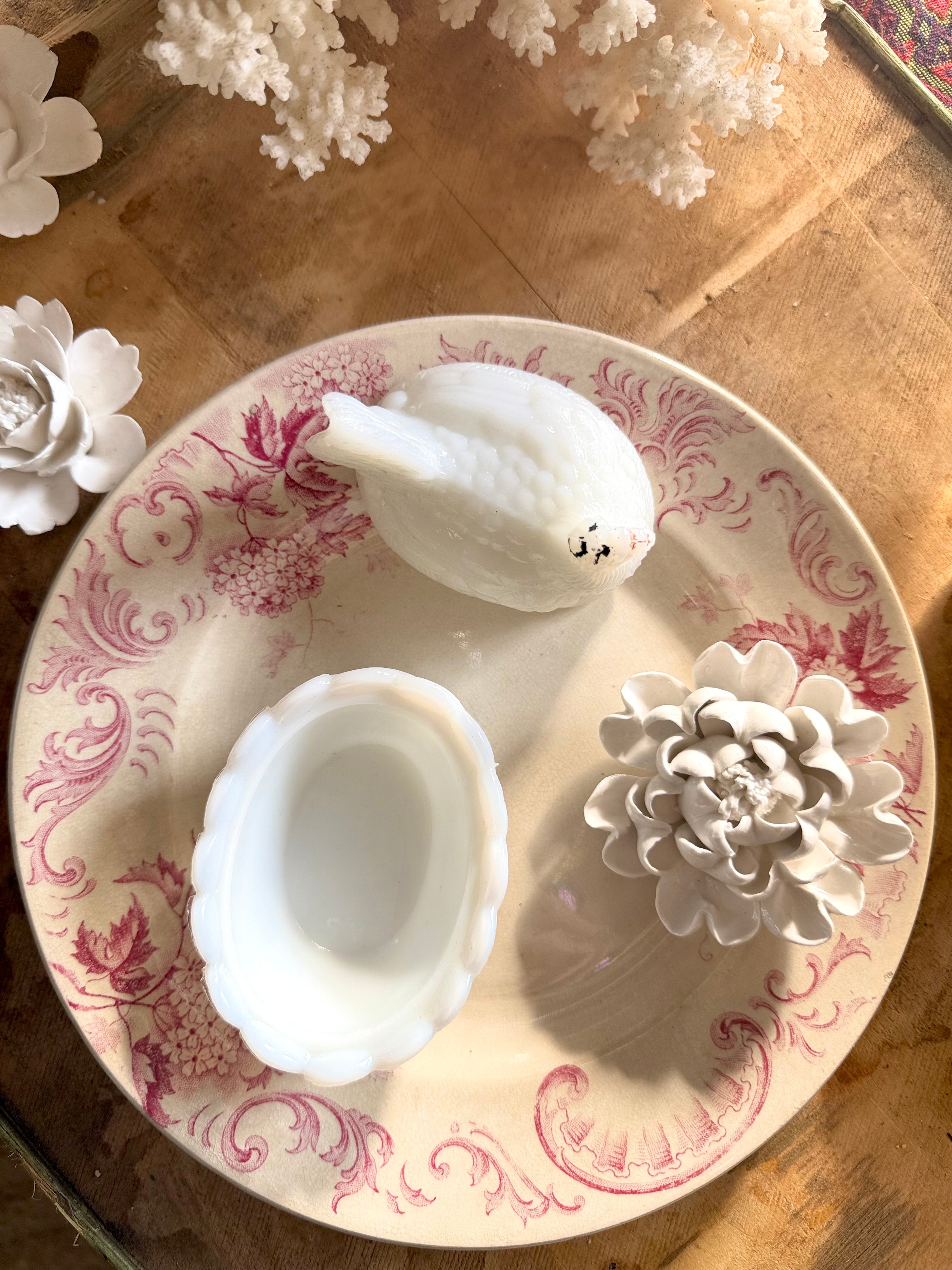 Poule en opaline XIX ème de Vallerysthal - Le boudoir luxe de Solenn