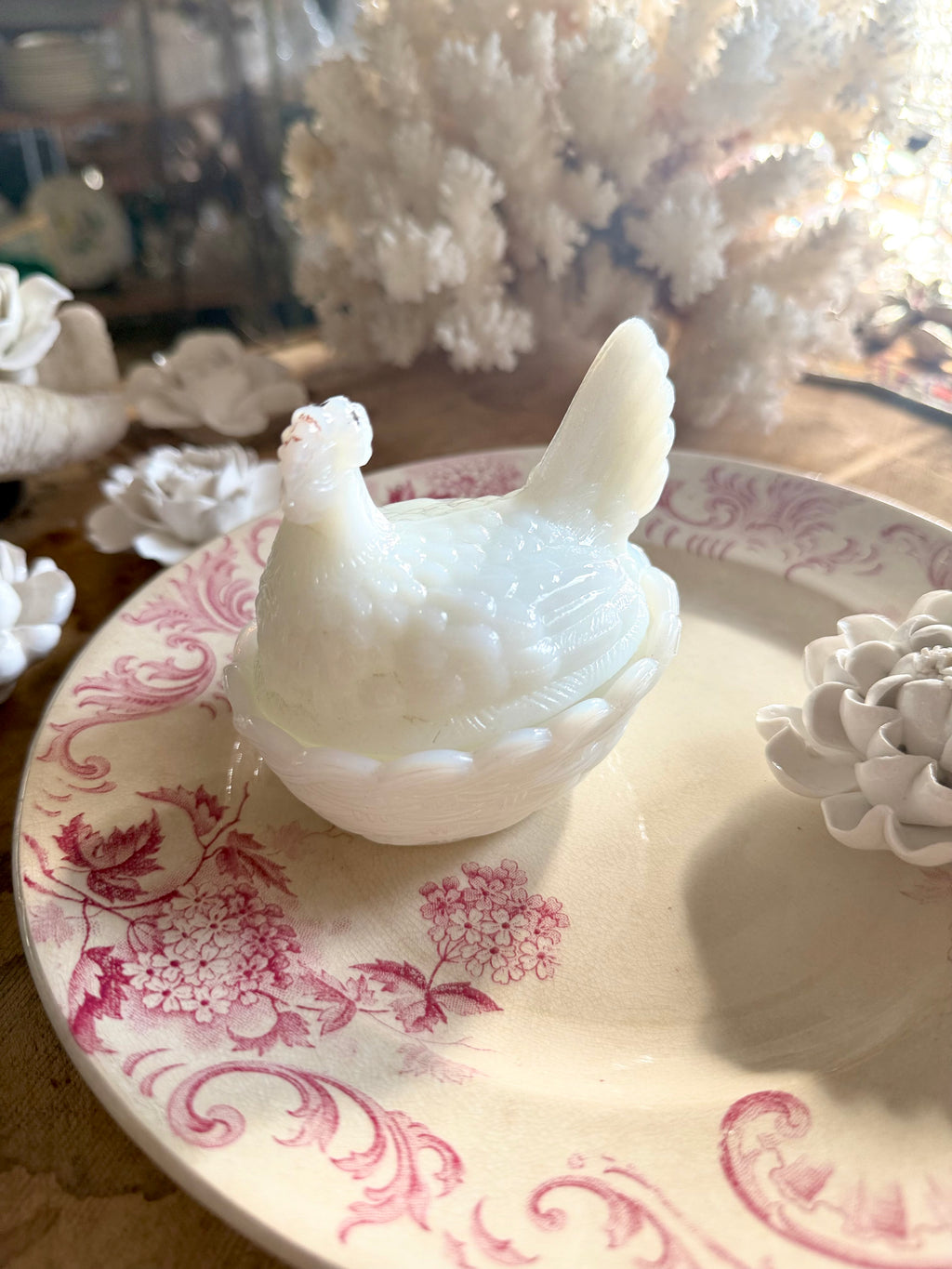Poule en opaline XIX ème de Vallerysthal - Le boudoir luxe de Solenn