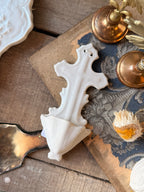 Bénitier en porcelaine XIX ème