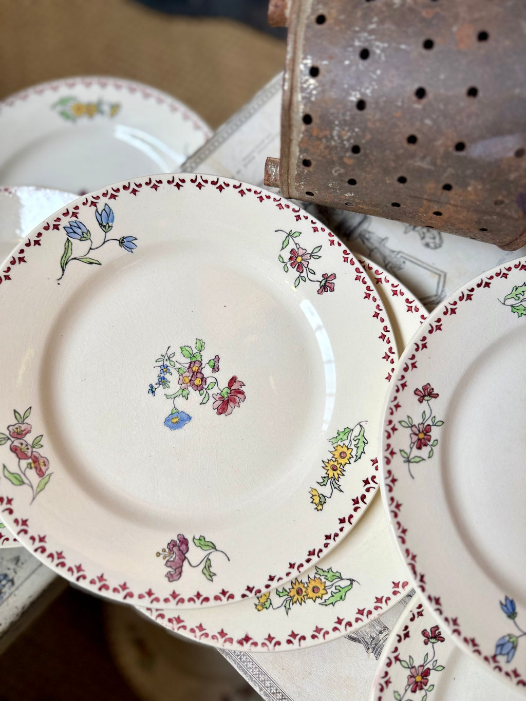 12 petites assiettes en faïence de Gien - Le boudoir luxe de Solenn