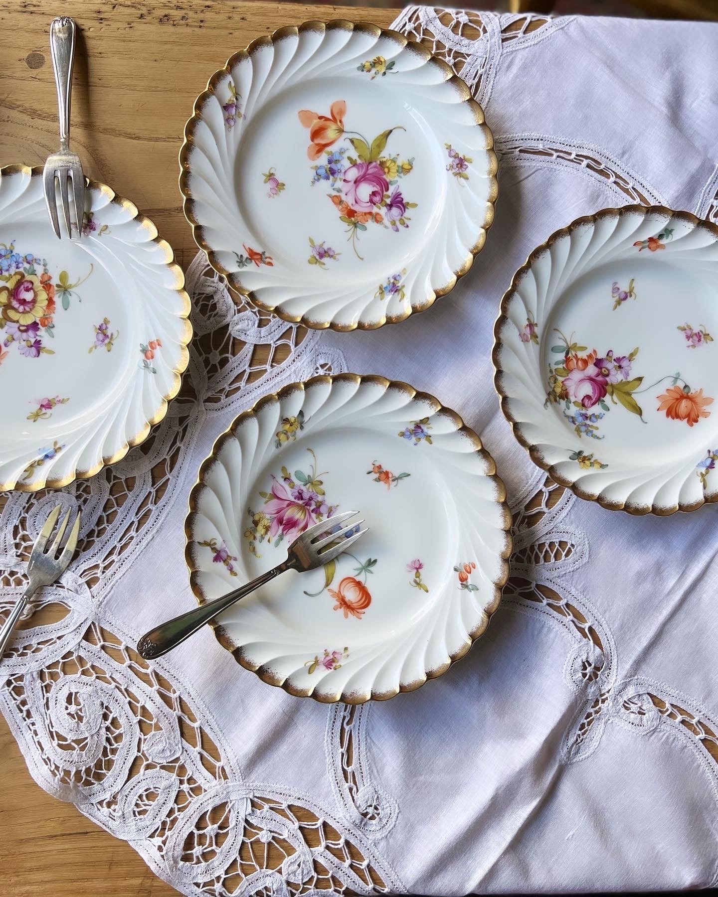 11 assiettes 19ème en porcelaine de Saxe - Le boudoir luxe de Solenn