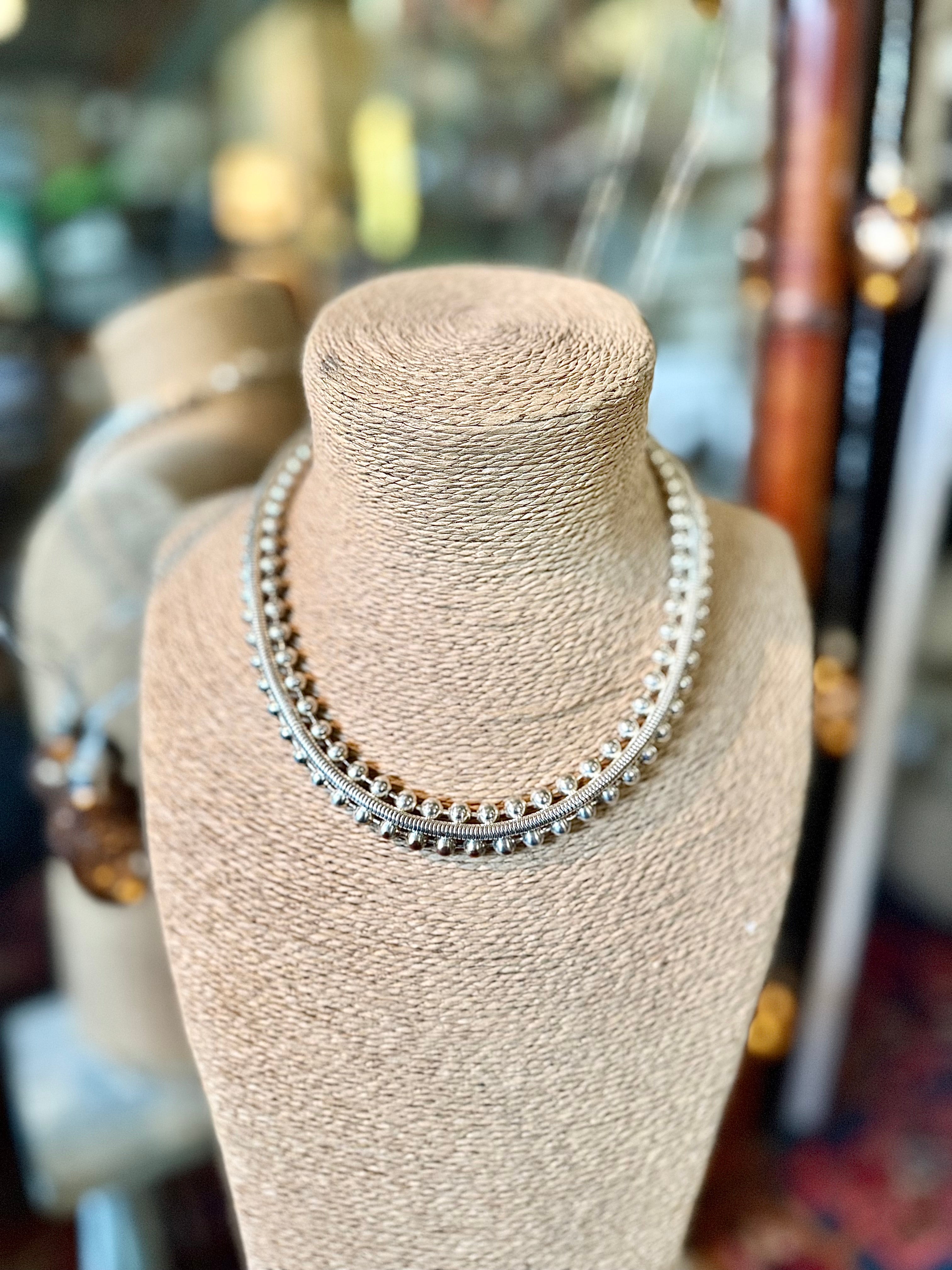 Collier ras de cou de marque Ferrands Paris - Le boudoir luxe de Solenn