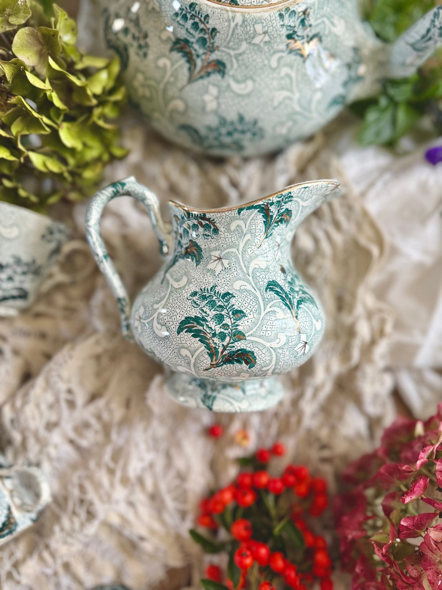 Pot à lait Creil et Montereau, « Muguet »