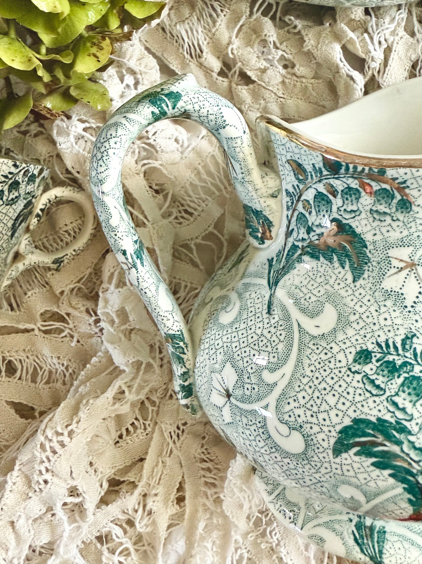 Pot à lait Creil et Montereau, « Muguet »