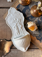 Bénitier en porcelaine XIX ème