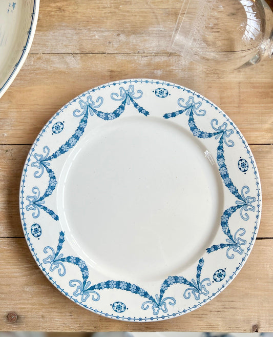 Assiettes plates en terre de fer, Sarreguemines. - Le boudoir luxe de Solenn